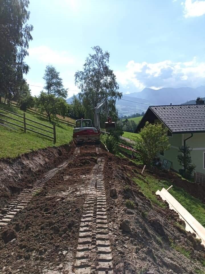 Planierarbeiten von Erdbau Kronreif Inh. Christian Kronreif Erdbewegungen & Baggerungen im Bezirk Liezen